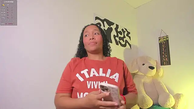 Snapshot of Nia13 chatting on 02-09-26, 05:22 Nia13 online show from 02-09-26, 05:22