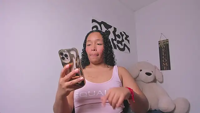 Snapshot of Nia13 chatting on 02-24-26, 06:00 Nia13 online show from 02-24-26, 06:00