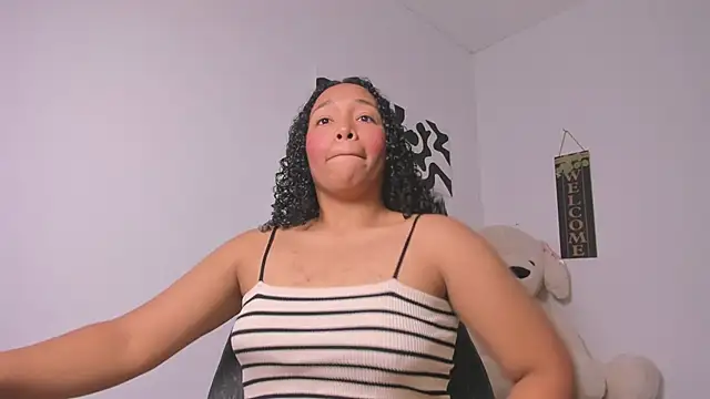 Snapshot of Nia13 chatting on 03-03-26, 01:01 Nia13 online show from 03-03-26, 01:01