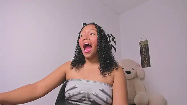 Nia13 online show from 03-06-26, 06:54