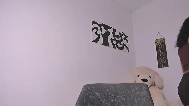 Nia13 online show from 04-07-26, 10:20