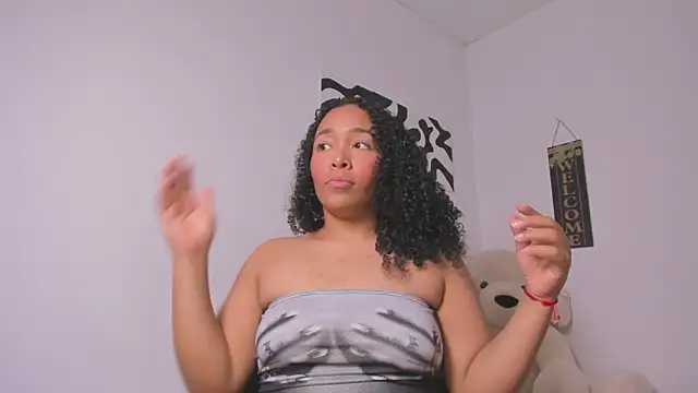 Nia13 online show from 04-11-26, 03:33