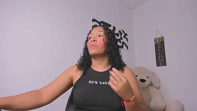 Nia13 online show from 04-15-26, 12:39