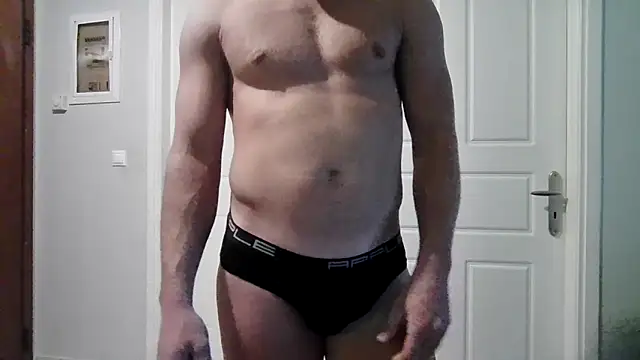 Snapshot of YoungforOld32 chatting on 03-03-26, 01:39 YoungforOld32 online show from 03-03-26, 01:39