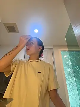 MiaTee online show from 03-26-26, 02:17