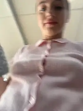 MiaTee online show from 04-05-26, 01:58