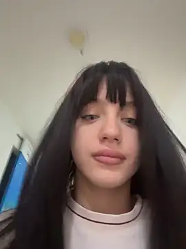 Snapshot of MiaTee chatting on 05-18-26, 03:57 MiaTee online show from 05-18-26, 03:57