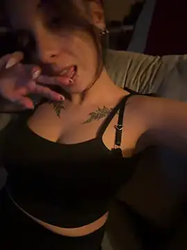 Sweetgirl44hott online show from 04-04-26, 02:21