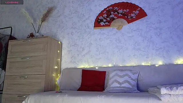 Snapshot of saya_li11 chatting on 02-12-26, 04:35 saya li11 online show from 02-12-26, 04:35