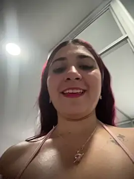 Nahomy Benett online show from 02-12-26, 11:27