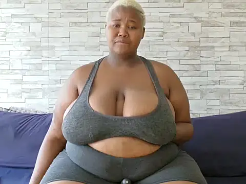 Snapshot of BustyBmw chatting on 02-22-26, 10:36 BustyBmw online show from 02-22-26, 10:36