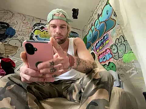 Snapshot of gothboiplzty chatting on 06-20-26, 05:27 gothboiplzty online show from 06-20-26, 05:27