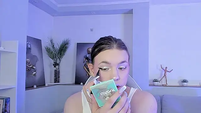 Snapshot of Madison_dolly chatting on 02-13-26, 02:07 Madison dolly online show from 02-13-26, 02:07