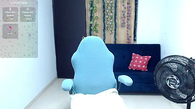 amelie rose   online show from 07-24-26, 04:21
