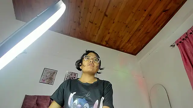 Snapshot of luna_velveth chatting on 02-21-26, 01:39 luna velveth online show from 02-21-26, 01:39