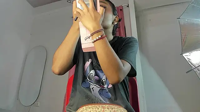 Snapshot of luna_velveth chatting on 02-28-26, 01:17 luna velveth online show from 02-28-26, 01:17