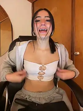 Snapshot of Valery_pink18 chatting on 02-18-26, 02:18 Valery pink18 online show from 02-18-26, 02:18