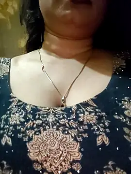 Snapshot of PARI51 chatting on 06-30-26, 08:32 PARI51 online show from 06-30-26, 08:32