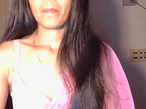 Snapshot of Qute_flora chatting on 05-21-26, 06:26 Qute flora online show from 05-21-26, 06:26