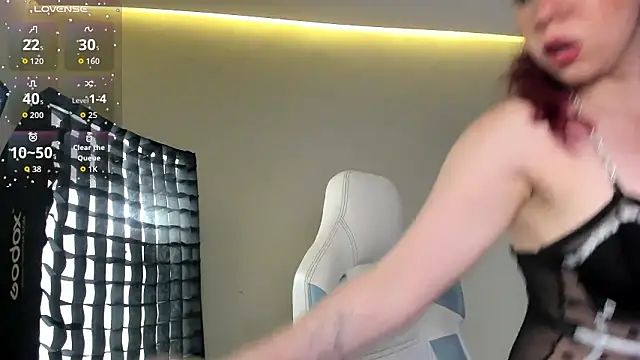 Snapshot of MiaTorres4 chatting on 02-17-26, 12:12 MiaTorres4 online show from 02-17-26, 12:12