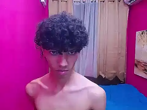 Snapshot of bigcock_twinks chatting on 02-19-26, 04:52 bigcock twinks online show from 02-19-26, 04:52