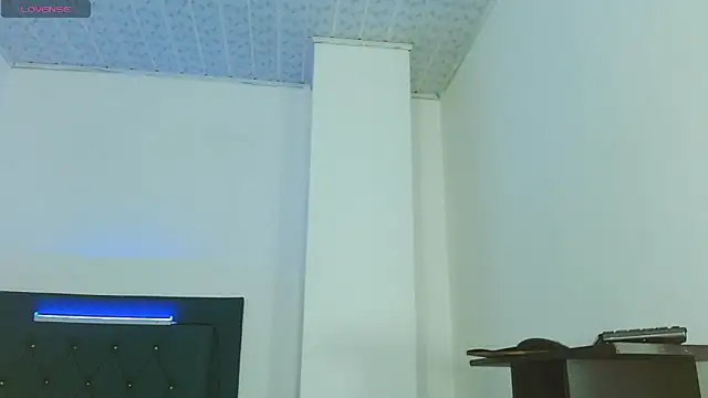 Snapshot of hotboyluxe chatting on 06-17-26, 06:38 hotboyluxe online show from 06-17-26, 06:38