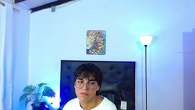 Snapshot of Maecum18 chatting on 02-03-26, 08:58 Maecum18 online show from 02-03-26, 08:58