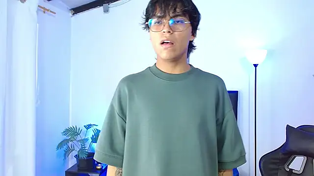 Snapshot of Maecum18 chatting on 02-05-26, 09:41 Maecum18 online show from 02-05-26, 09:41