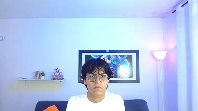 Snapshot of Maecum18 chatting on 02-11-26, 08:47 Maecum18 online show from 02-11-26, 08:47