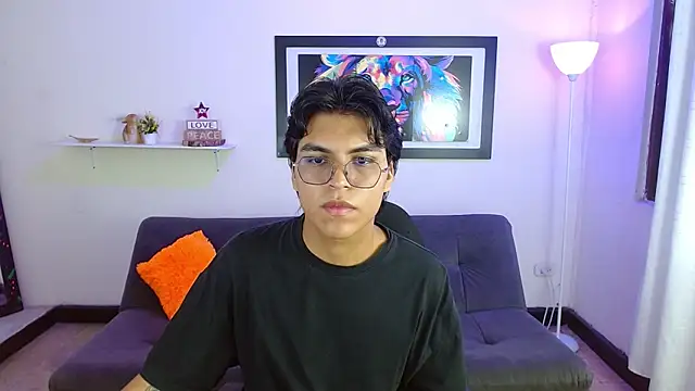 Snapshot of Maecum18 chatting on 02-12-26, 08:37 Maecum18 online show from 02-12-26, 08:37