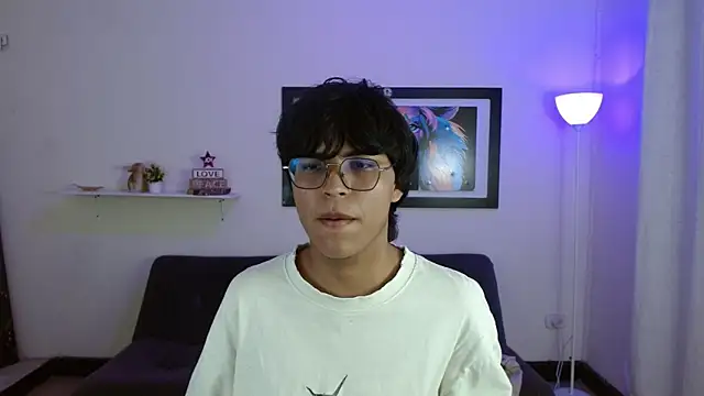 Snapshot of Maecum18 chatting on 02-18-26, 09:33 Maecum18 online show from 02-18-26, 09:33