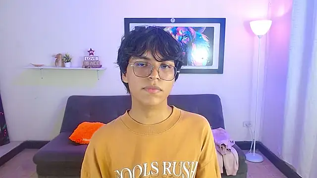 Snapshot of Maecum18 chatting on 02-23-26, 09:23 Maecum18 online show from 02-23-26, 09:23