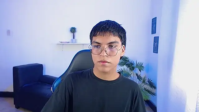 Maecum18 online show from 03-30-26, 09:49