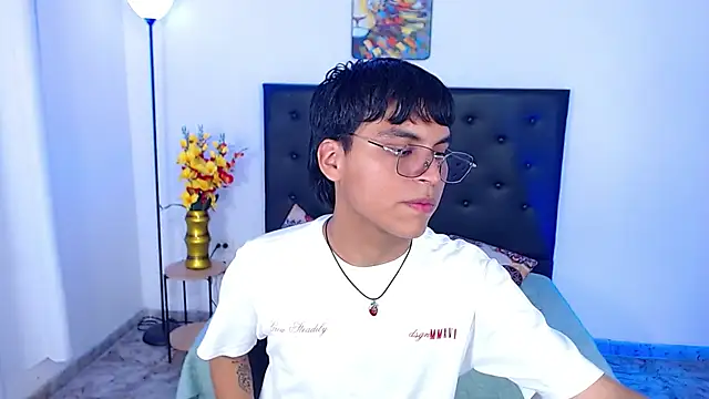 Snapshot of Maecum18 chatting on 07-02-26, 08:37 Maecum18 online show from 07-02-26, 08:37
