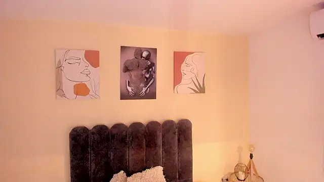 aura vega online show from 03-08-26, 02:04