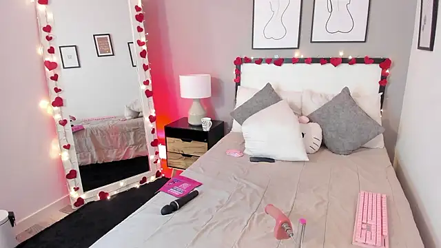 Snapshot of QueenRose___ chatting on 02-23-26, 01:52 QueenRose online show from 02-23-26, 01:52