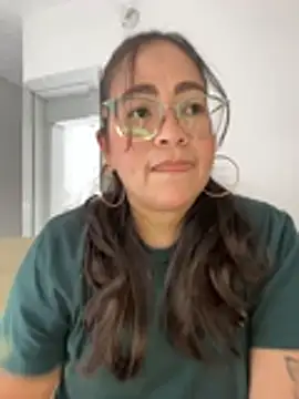 Snapshot of alisbloom chatting on 02-09-26, 06:01 alisbloom online show from 02-09-26, 06:01