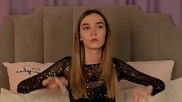 NikkiRyx online show from 04-19-26, 03:11