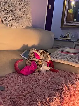 Snapshot of MelaFoxx chatting on 02-21-26, 07:09 MelaFoxx online show from 02-21-26, 07:09