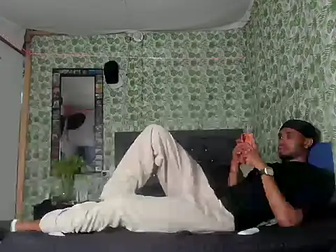 Snapshot of Kofi_exotic_2 chatting on 05-19-26, 12:05 Kofi exotic 2 online show from 05-19-26, 12:05