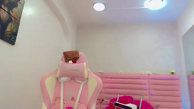 Snapshot of estefany_squirt1 chatting on 02-14-26, 04:09 estefany squirt1 online show from 02-14-26, 04:09