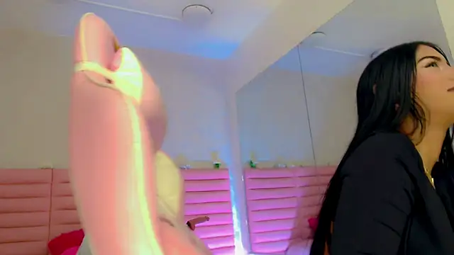 Snapshot of estefany_squirt1 chatting on 02-27-26, 04:23 estefany squirt1 online show from 02-27-26, 04:23