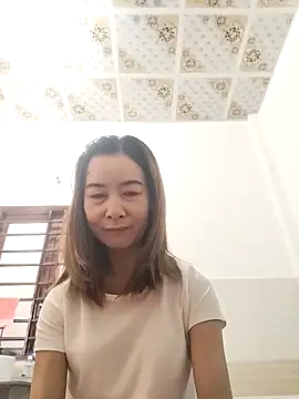 Sexy-ladyboobs69 online show from 02-01-26, 01:37