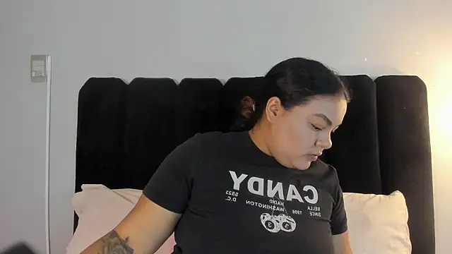 Snapshot of Amaranoir- chatting on 02-28-26, 08:10 Amaranoir- online show from 02-28-26, 08:10