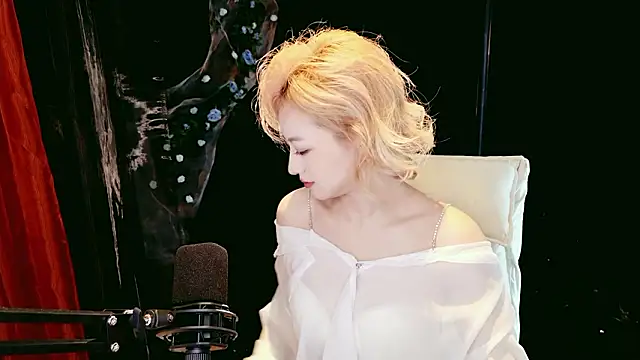 Lady-Mia777 online show from 02-08-26, 12:19