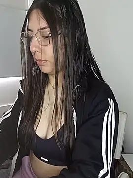 Snapshot of Nikolth_4 chatting on 02-05-26, 04:33 Nikolth 4 online show from 02-05-26, 04:33