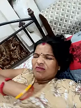 Snapshot of punamji_sexe chatting on 06-12-26, 04:17 punamji sexe online show from 06-12-26, 04:17