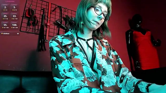 Snapshot of Scarle_Whisper chatting on 02-21-26, 01:39 Scarle Whisper online show from 02-21-26, 01:39