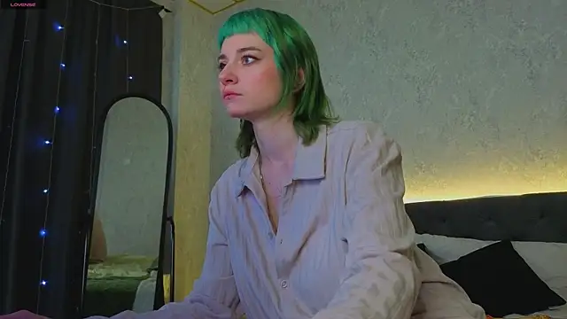 Scarle Whisper online show from 04-05-26, 01:03