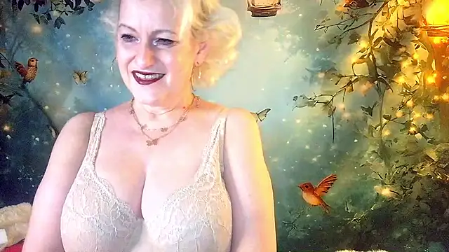 Snapshot of Blondie_the_librarian chatting on 06-10-26, 02:23 Blondie the librarian online show from 06-10-26, 02:23